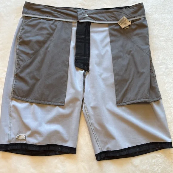 Oakley Men’s Performance Shorts - Picture 9 of 13